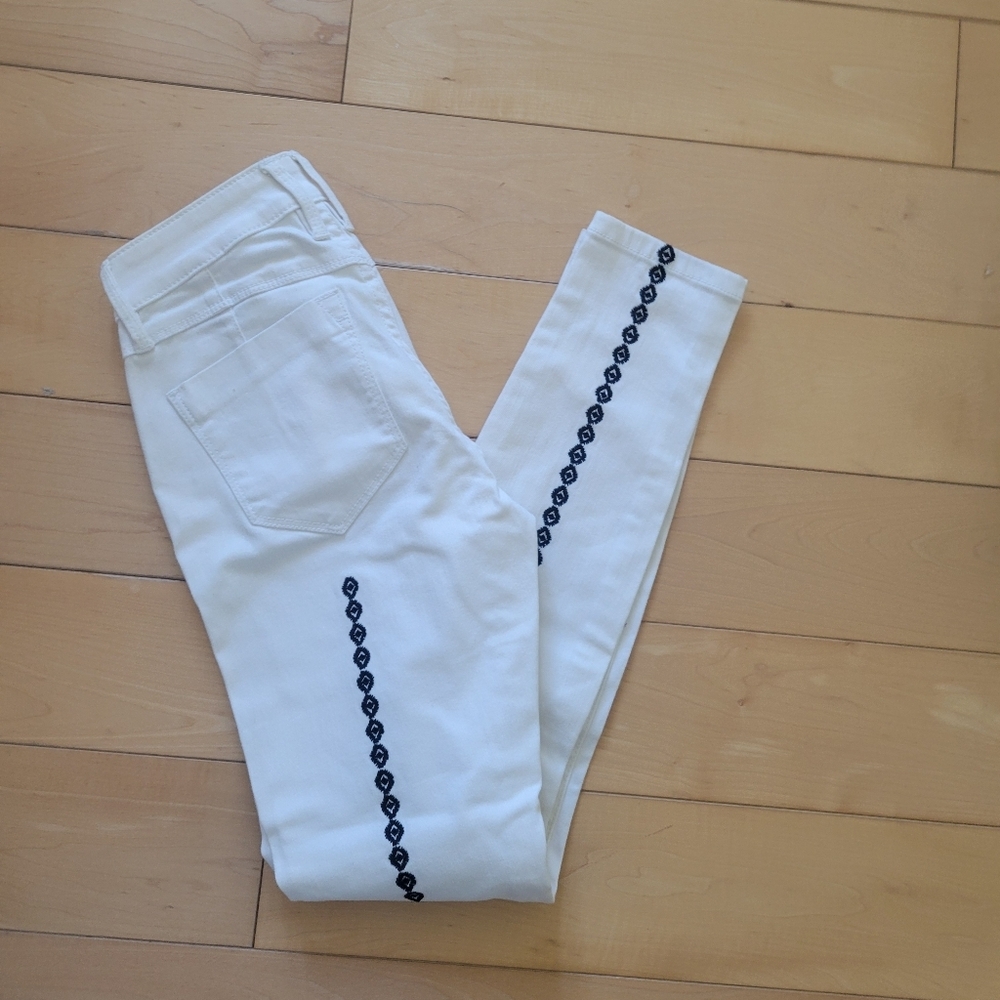 Bebe White Embroidered Side Stripe Skinny Jeans Size 24 - Picture 3 of 4